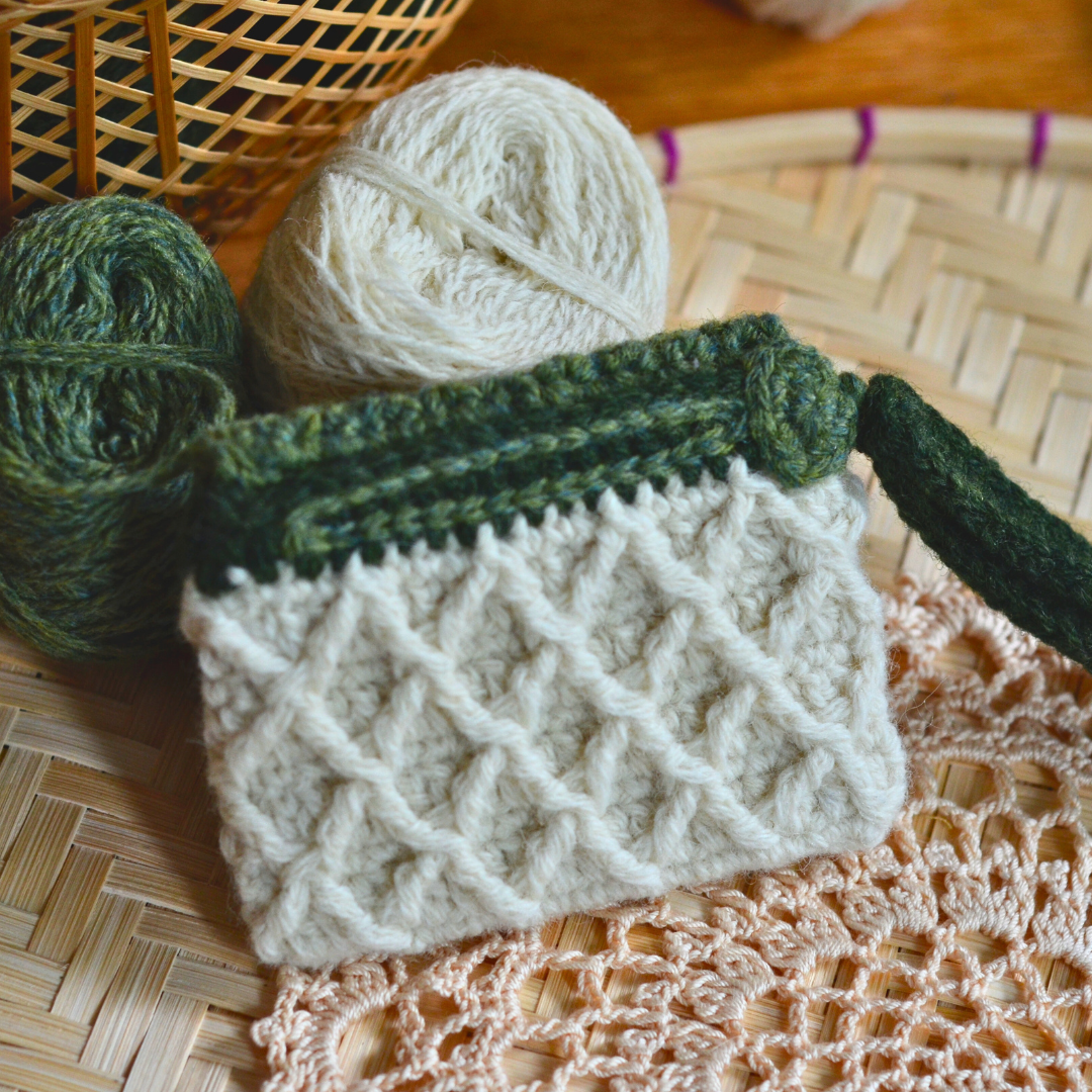Card & Coin Purse | Organic Shetland Wool | White&Green