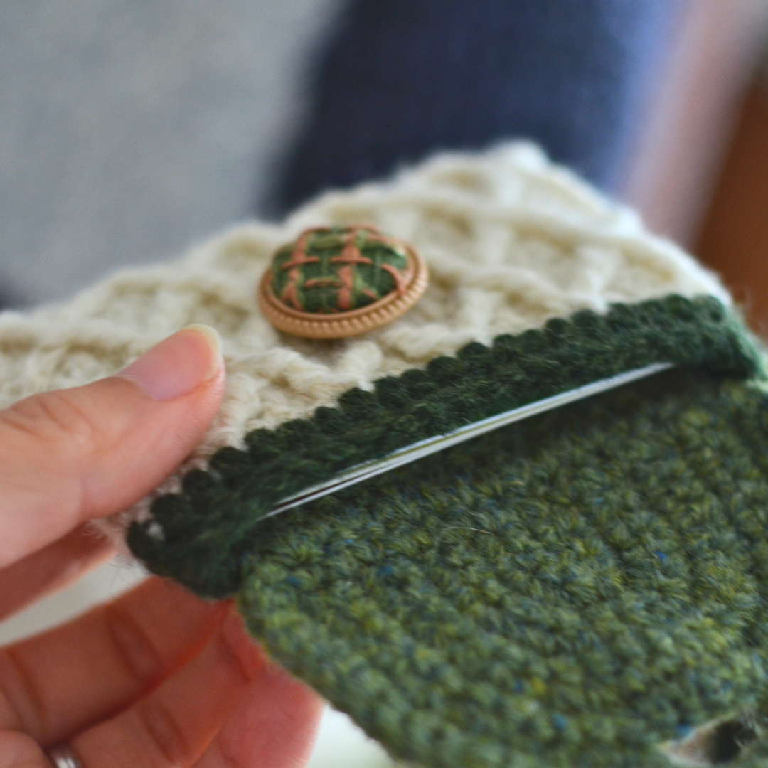 Card & Coin Purse | Organic Shetland Wool | White&Green