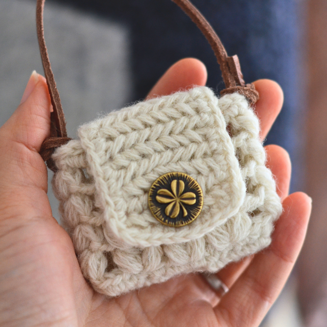 Little Clover Crochet Earphone Pouch