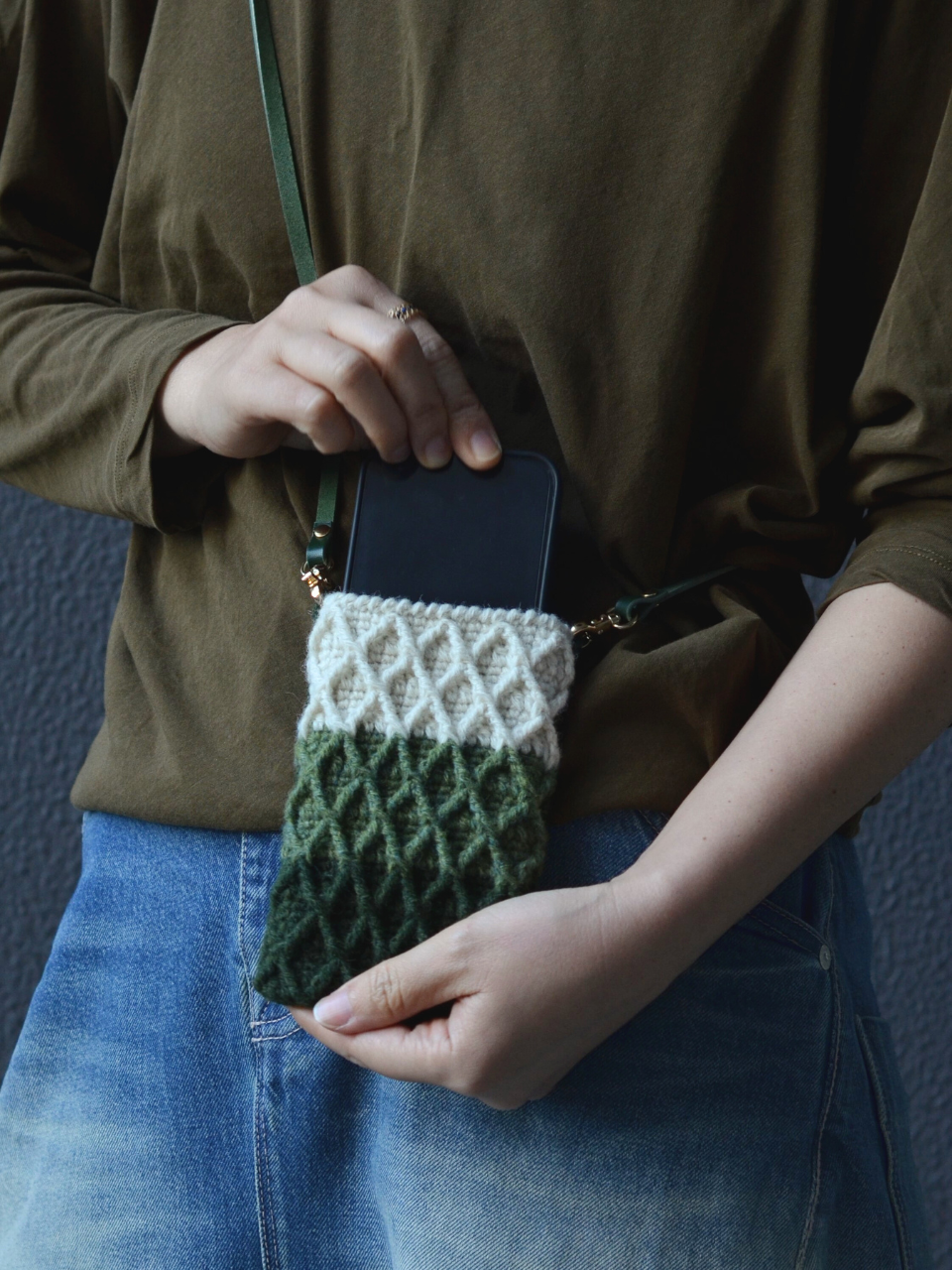 Little Cedar Crossbody Phone Bag | Shetland Wool | ready-to-ship